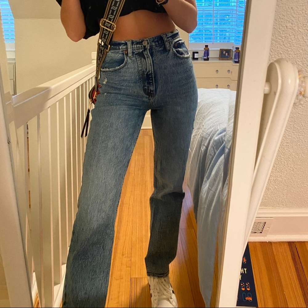 Abercrombie Ultra High Rise 90s Straight Jean Size 27 / 4 m medium wash